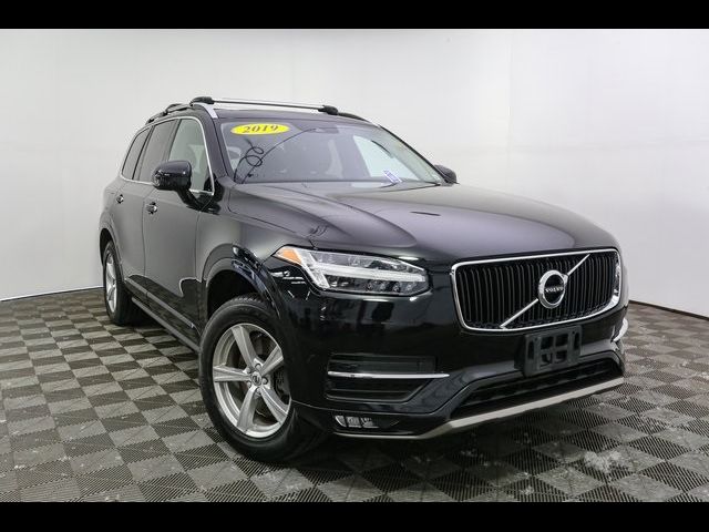 2019 Volvo XC90 Momentum