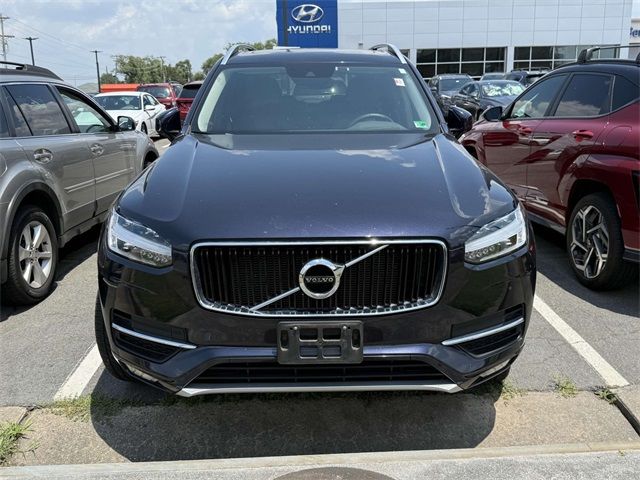 2019 Volvo XC90 Momentum