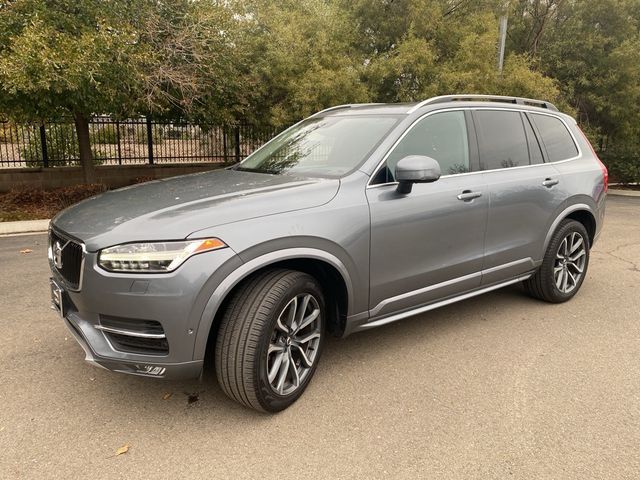 2019 Volvo XC90 Momentum