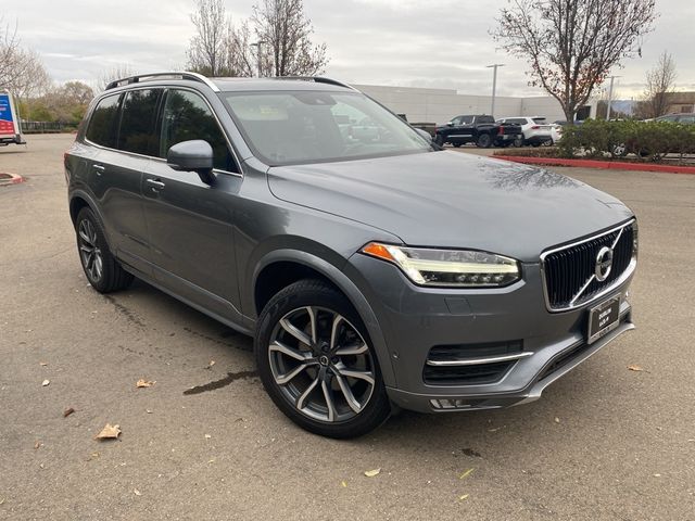 2019 Volvo XC90 Momentum