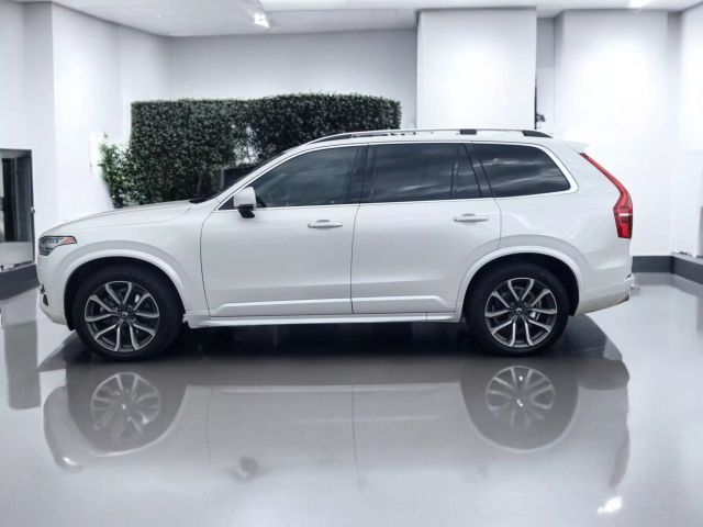 2019 Volvo XC90 Momentum