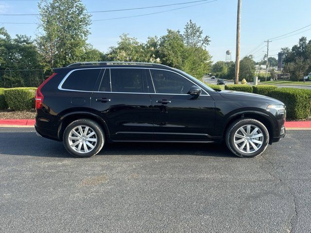 2019 Volvo XC90 Momentum