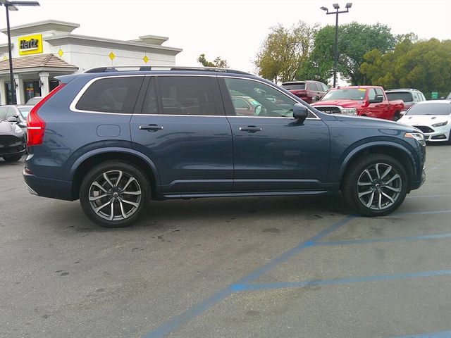 2019 Volvo XC90 Momentum