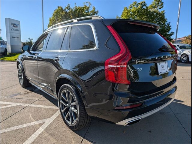 2019 Volvo XC90 Momentum