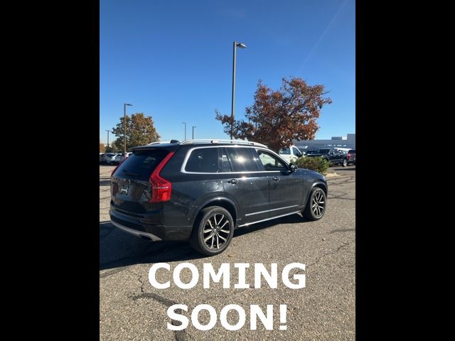 2019 Volvo XC90 Momentum