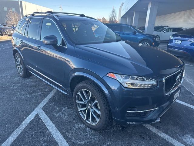 2019 Volvo XC90 Momentum