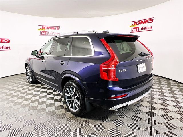 2019 Volvo XC90 Momentum