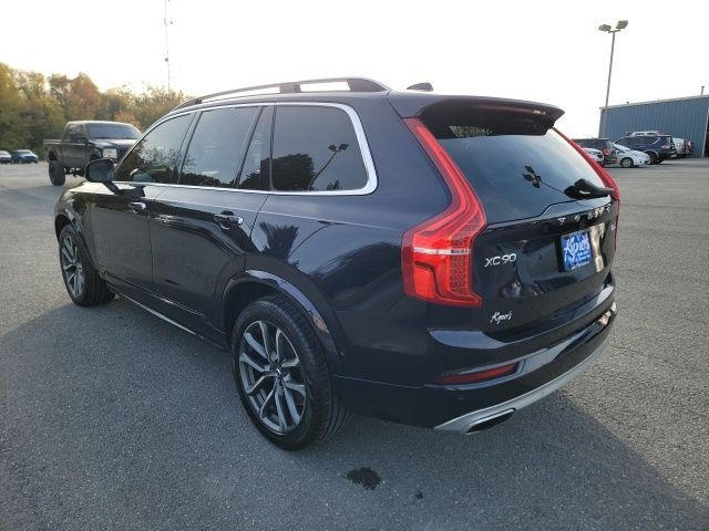 2019 Volvo XC90 Momentum