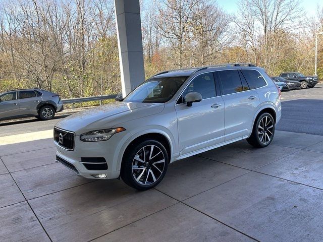 2019 Volvo XC90 Momentum