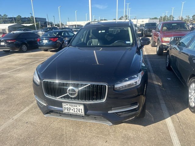 2019 Volvo XC90 Momentum