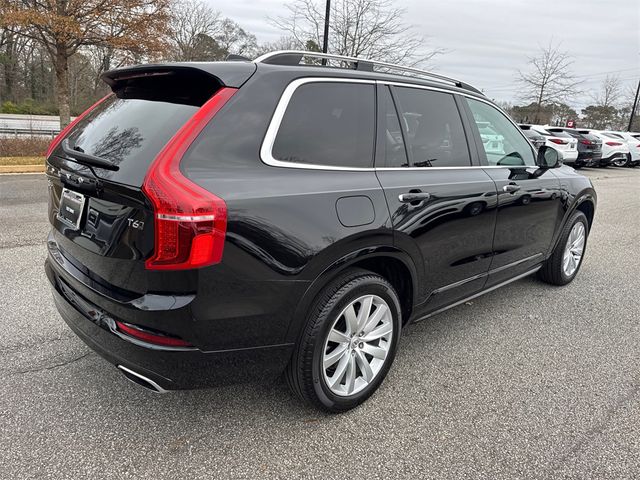 2019 Volvo XC90 Momentum