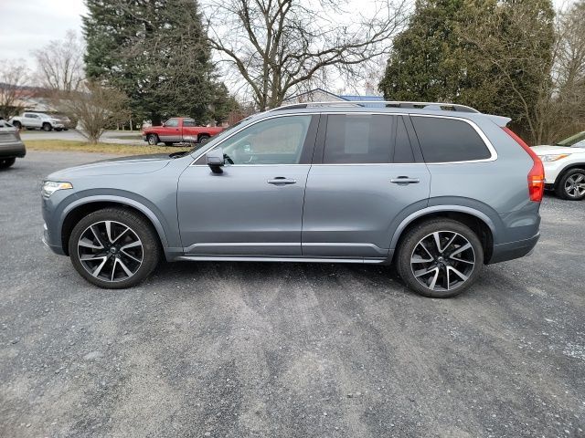 2019 Volvo XC90 Momentum