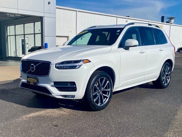 2019 Volvo XC90 Momentum