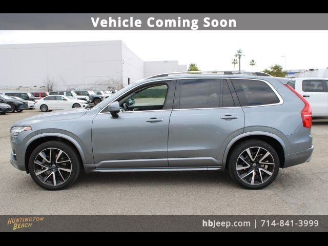 2019 Volvo XC90 Momentum