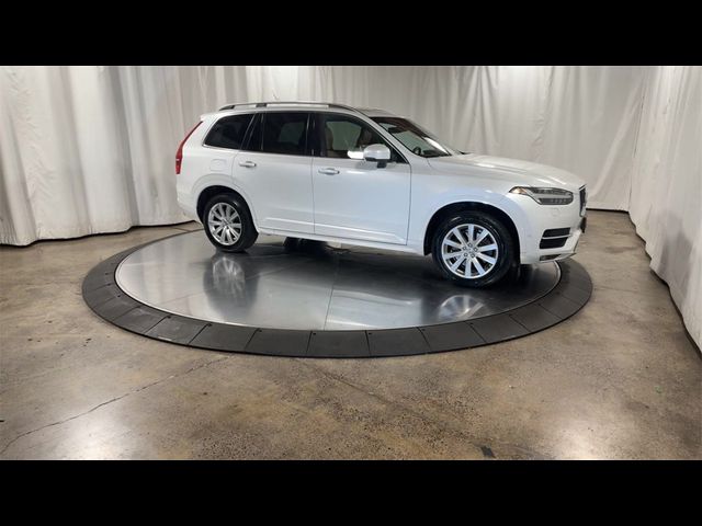 2019 Volvo XC90 Momentum