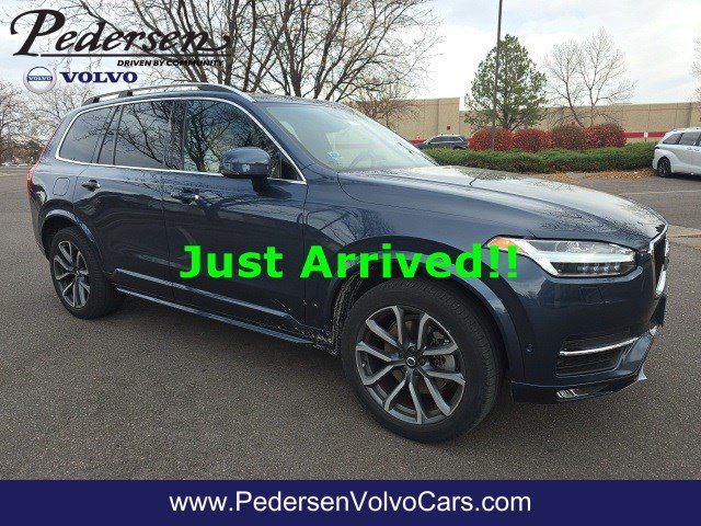 2019 Volvo XC90 Momentum