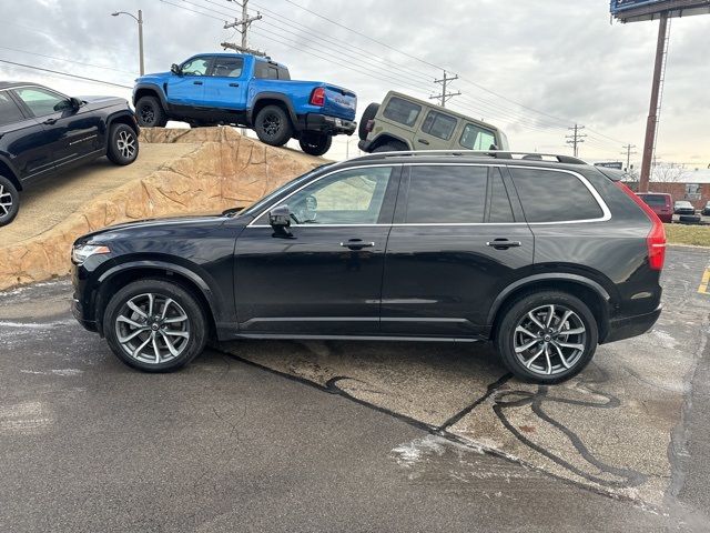 2019 Volvo XC90 Momentum