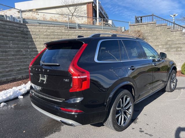 2019 Volvo XC90 Momentum