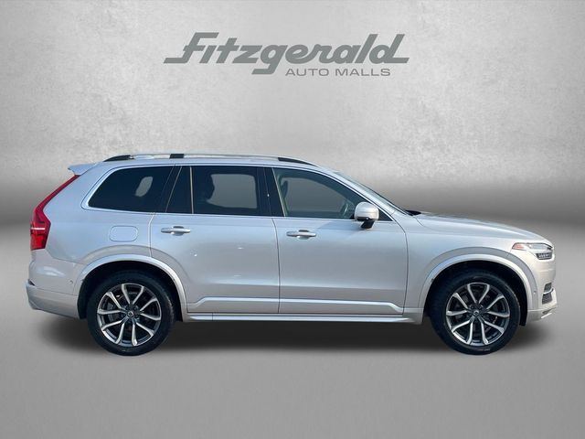 2019 Volvo XC90 Momentum