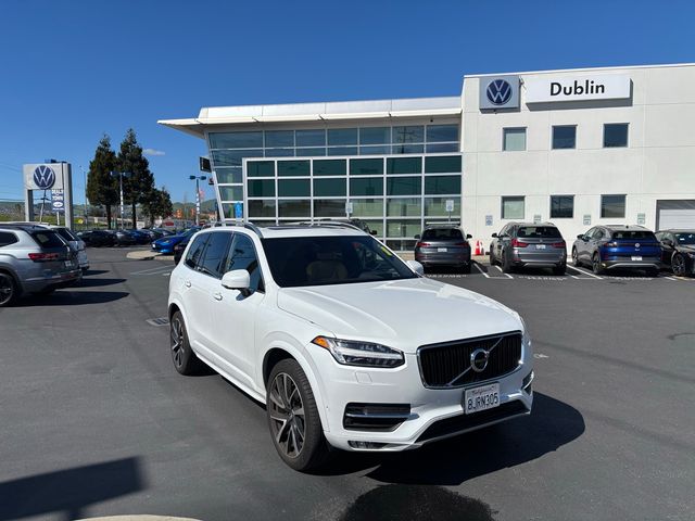 2019 Volvo XC90 Momentum