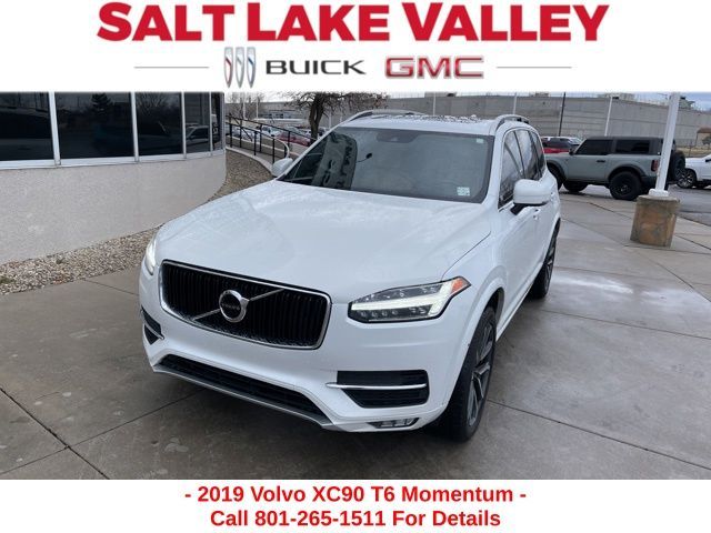 2019 Volvo XC90 Momentum