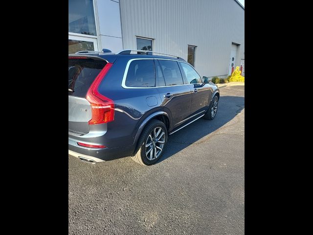 2019 Volvo XC90 Momentum