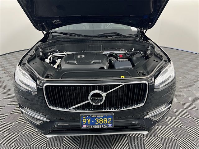 2019 Volvo XC90 Momentum