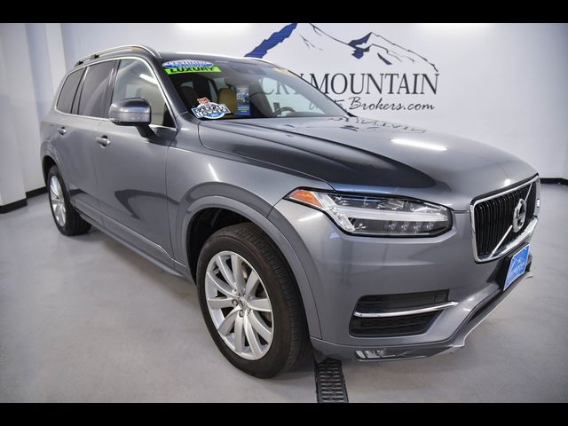 2019 Volvo XC90 Momentum