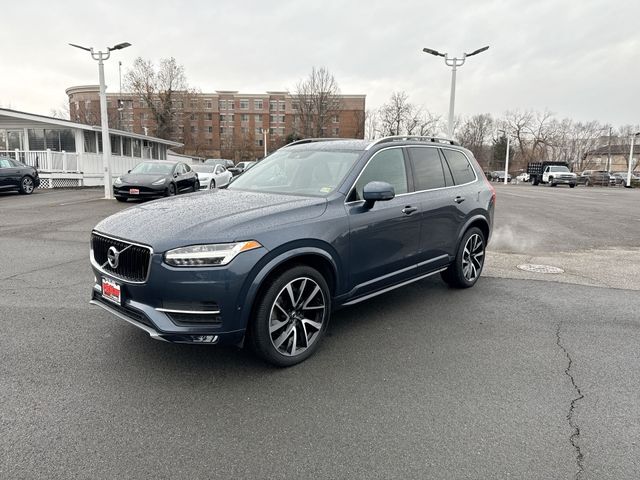 2019 Volvo XC90 Momentum