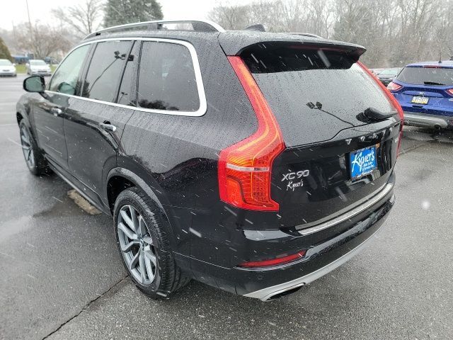 2019 Volvo XC90 Momentum