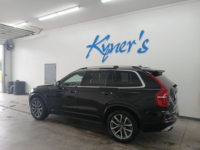 2019 Volvo XC90 Momentum