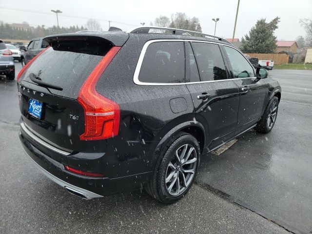 2019 Volvo XC90 Momentum