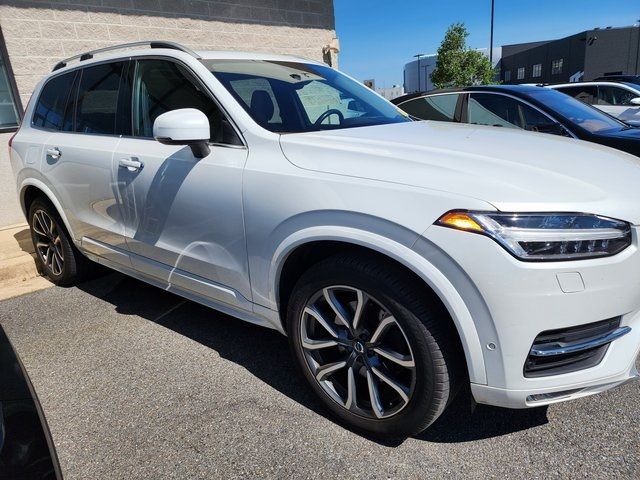 2019 Volvo XC90 Momentum