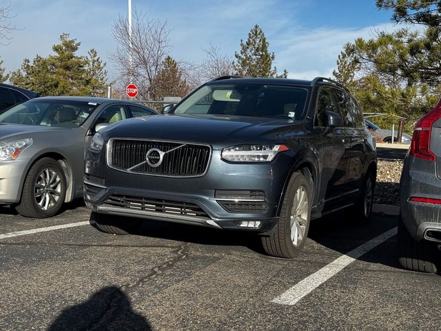 2019 Volvo XC90 Momentum