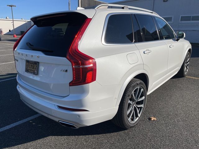 2019 Volvo XC90 Momentum