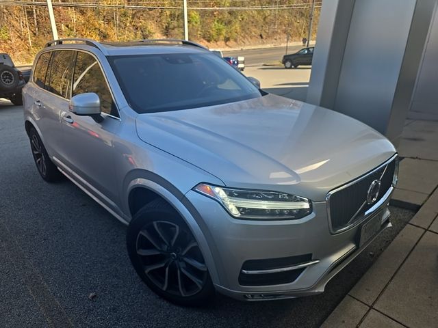 2019 Volvo XC90 Momentum