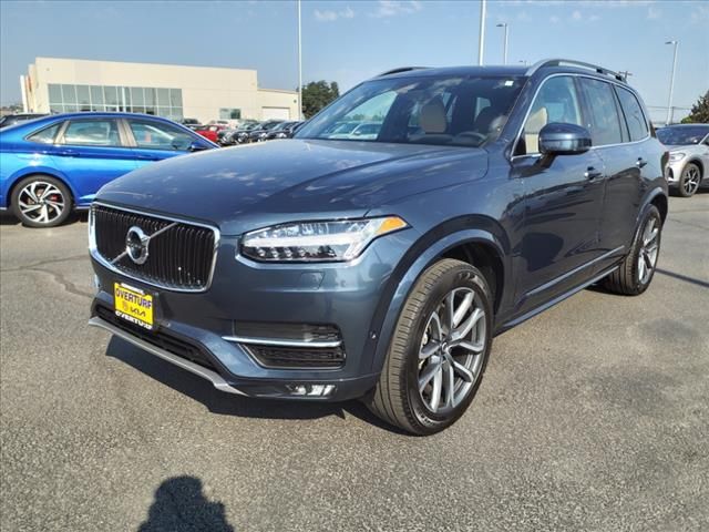 2019 Volvo XC90 Momentum