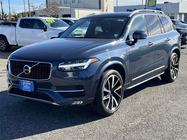 2019 Volvo XC90 Momentum