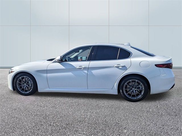 2020 Alfa Romeo Giulia Base