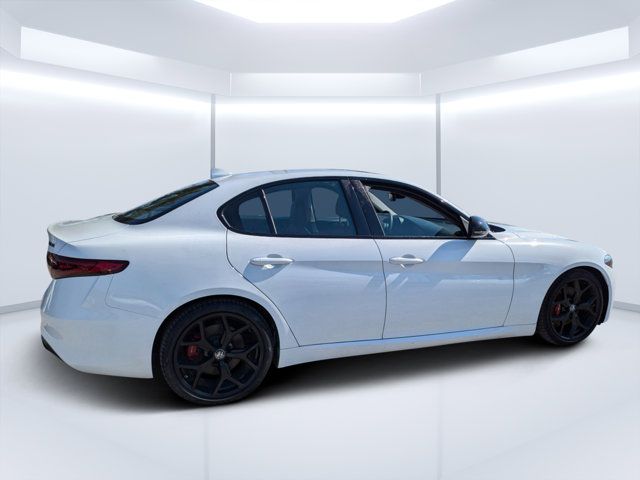 2020 Alfa Romeo Giulia Base