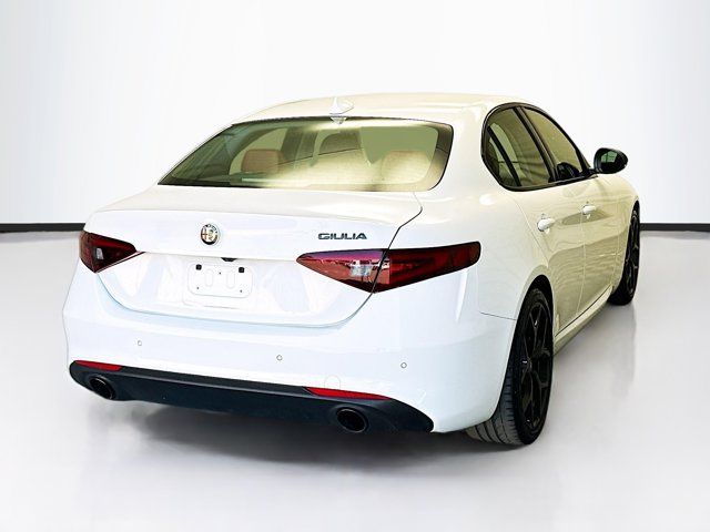 2020 Alfa Romeo Giulia Base