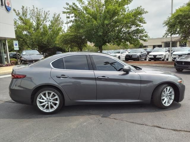 2020 Alfa Romeo Giulia Base