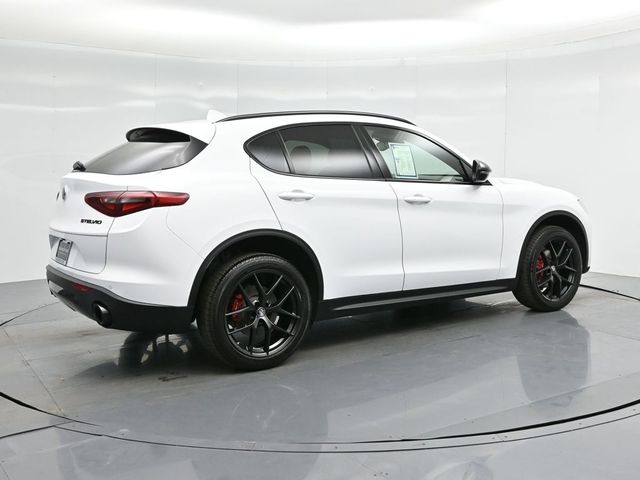 2020 Alfa Romeo Stelvio Base