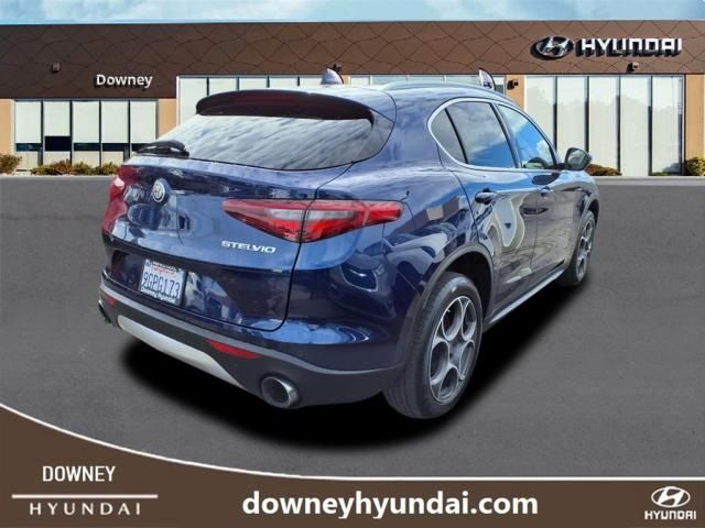 2020 Alfa Romeo Stelvio Base