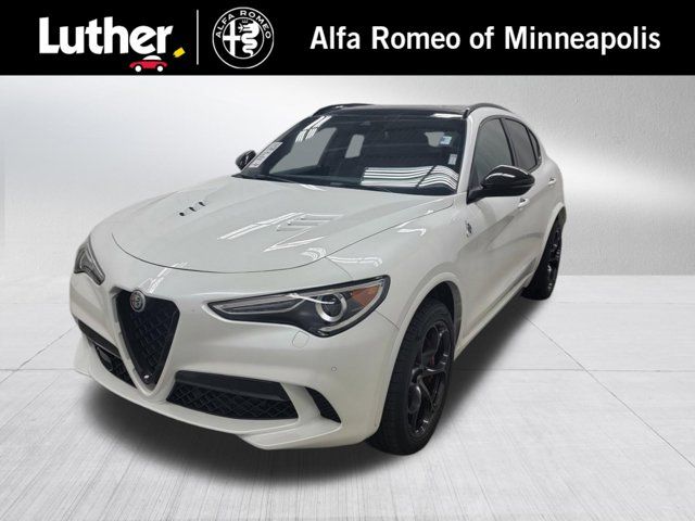 2020 Alfa Romeo Stelvio Quadrifoglio