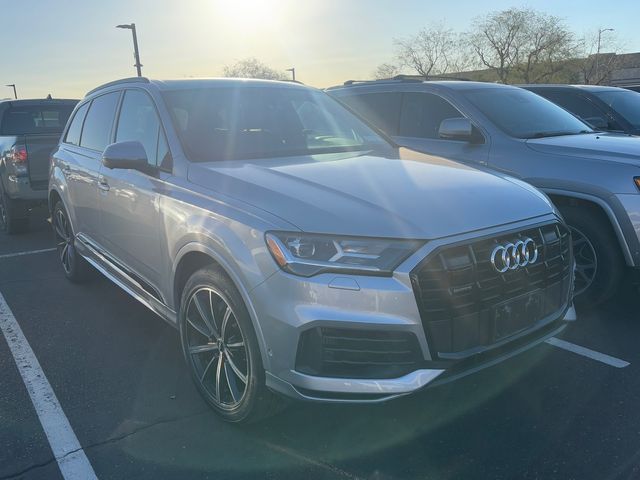 2020 Audi Q7 Premium Plus