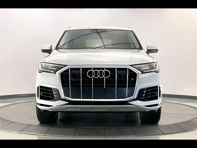 2020 Audi Q7 Premium Plus