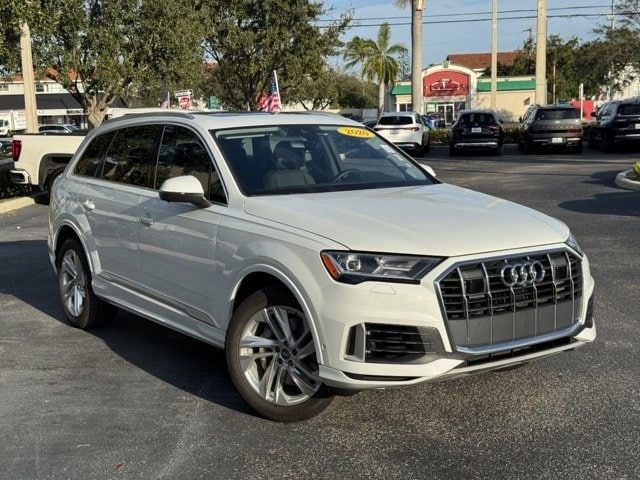 2020 Audi Q7 Premium Plus