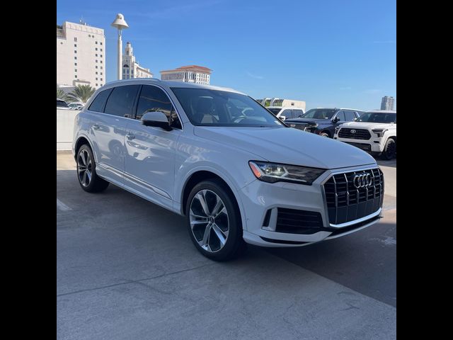 2020 Audi Q7 Premium Plus