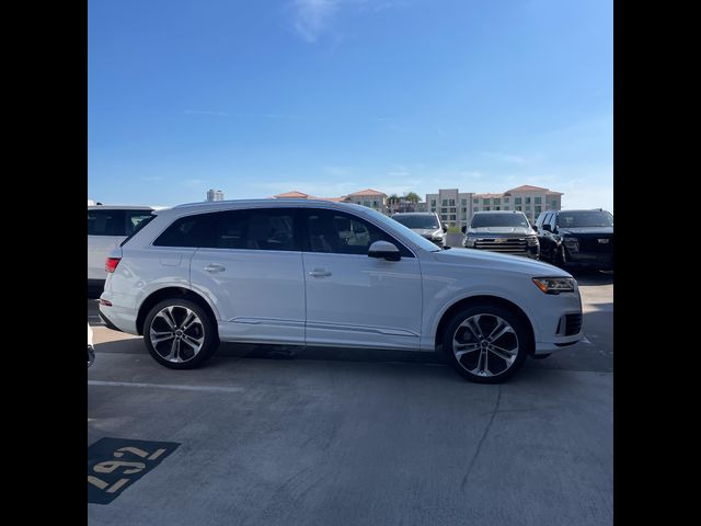 2020 Audi Q7 Premium Plus